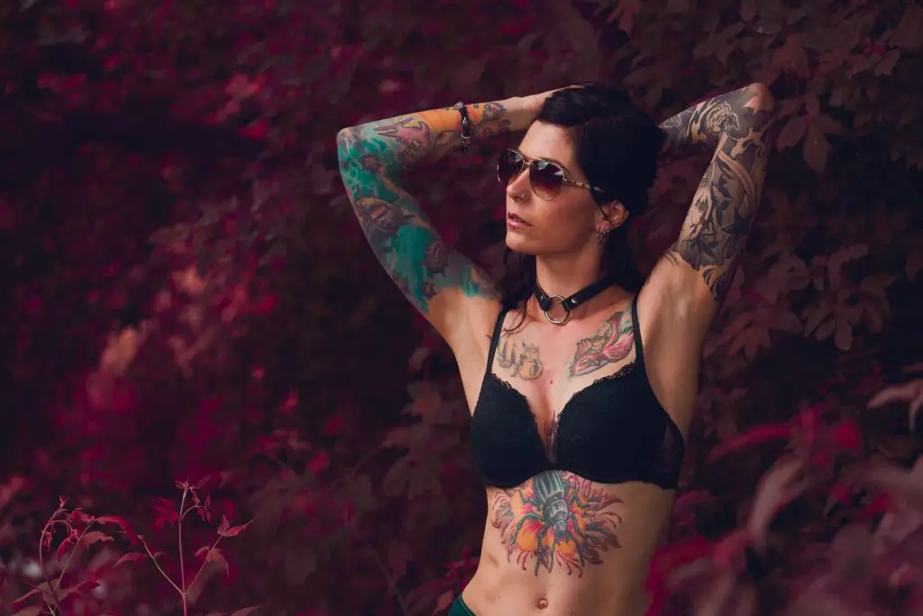 Are Tattoos Attractive on Females.jpg
