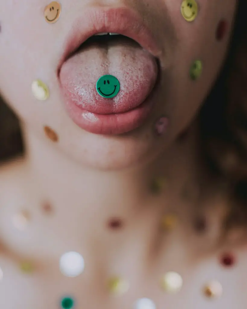 What are pros and cons of tongue piercings